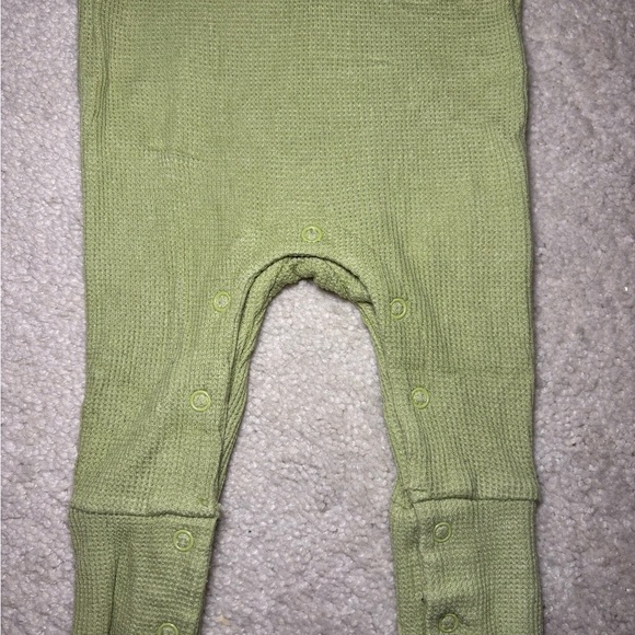 Posh Peanut Green Waffle Knit long sleeve baby romper - Picture 3 of 7